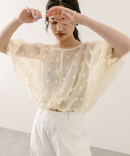 mystic(ミスティック)の「ポンポンフリンジブラウス(シャツ/ブラウス・レディース・アイボリー/ブラック/オフホワイト・FREE)」の17枚目の写真