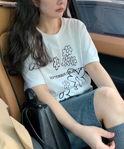 Vipoa(ヴィポア)の「ハンドライティングフラワーTee(Tシャツ/カットソー・レディース・グレー/ブラック/ホワイト・FREE)」の4枚目の写真