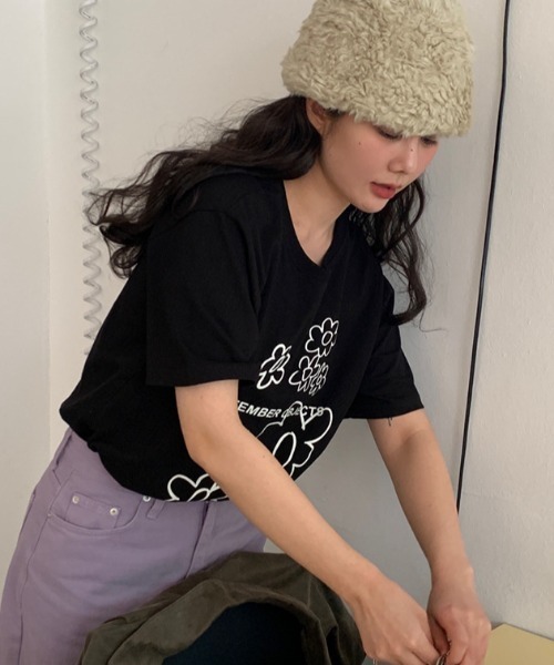 Vipoa(ヴィポア)の「ハンドライティングフラワーTee(Tシャツ/カットソー・レディース・グレー/ブラック/ホワイト・FREE)」の10枚目の写真