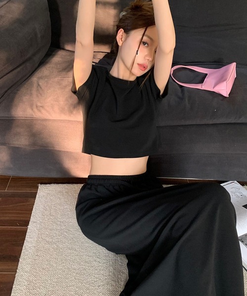 meJane(ミージェーン)の「クロップド丈Tシャツ×ロングスカート スウェットライクセットアップ(セットアップ・レディース・グレー/ブラック・FREE)」の3枚目の写真
