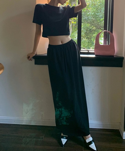meJane(ミージェーン)の「クロップド丈Tシャツ×ロングスカート スウェットライクセットアップ(セットアップ・レディース・グレー/ブラック・FREE)」の5枚目の写真