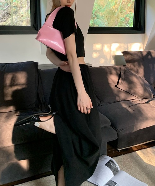 meJane(ミージェーン)の「クロップド丈Tシャツ×ロングスカート スウェットライクセットアップ(セットアップ・レディース・グレー/ブラック・FREE)」の10枚目の写真