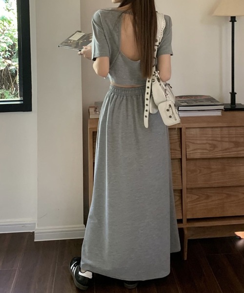 meJane(ミージェーン)の「クロップド丈Tシャツ×ロングスカート スウェットライクセットアップ(セットアップ・レディース・グレー/ブラック・FREE)」の20枚目の写真