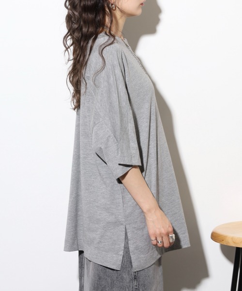 atONE(アットワン)の「atONE 前後2WAYビッグTシャツ 半袖(Tシャツ/カットソー・レディース・オフホワイト/杢グレー/ブラック/グレイッシュベージュ・M-L/LL~3L/4L~5L)」の13枚目の写真