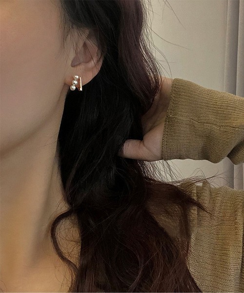 LA VORAGINE(ラ ヴォラジネ)の「(ポスト:925シルバー)アレルギー対応フレンチエコパールピアス(ピアス(両耳用)・レディース・ピンクゴールド・FREE)」の1枚目の写真