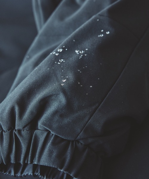 BEAMS(ビームス)の「ワイドフィット Dermizax (TM) リバーシブル ダウンジャケット(ダウンジャケット/コート・メンズ・グレー/ブラック/ベージュ/オリーブ・L/XL/M/S)」の12枚目の写真