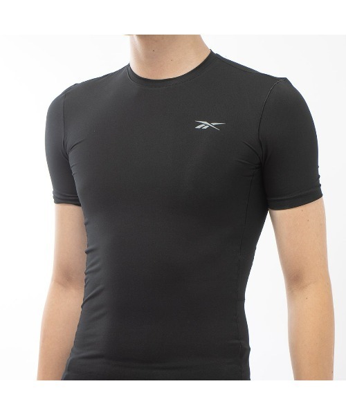 Reebok（リーボック）の「ショートスリーブ コンプ Tシャツ / SHORT SLEEVE COMP TEE（Tシャツ/カットソー・メンズ・ブラック・X-SMALL/LARGE/X-LARGE/MEDIUM/SMALL/XX-LARGE）」の4枚目の写真