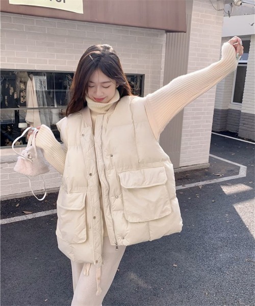 Ritzy(リッツィー)の「オーバーサイズ エコダウンベスト(ダウンベスト・レディース・ホワイト/カーキ/ブラック・M/L)」の10枚目の写真