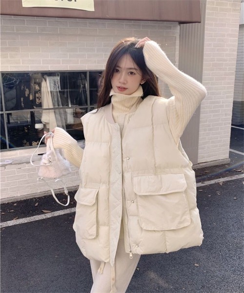 Ritzy(リッツィー)の「オーバーサイズ エコダウンベスト(ダウンベスト・レディース・ホワイト/カーキ/ブラック・M/L)」の14枚目の写真