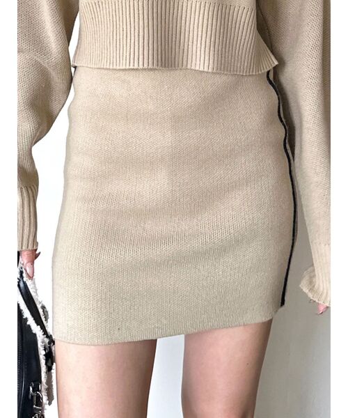 EMODA（エモダ）の「チューズラインロゴスカート【セットアップ着用可能】（スカート・レディース・ブラック/グリーン/ベージュ/ネイビー・FREE）」の3枚目の写真