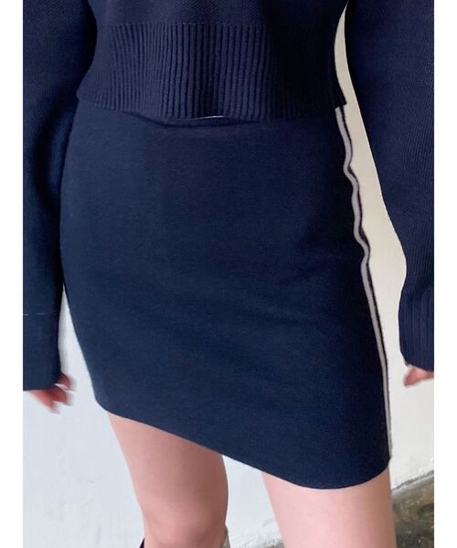 EMODA（エモダ）の「チューズラインロゴスカート【セットアップ着用可能】（スカート・レディース・ブラック/グリーン/ベージュ/ネイビー・FREE）」の4枚目の写真