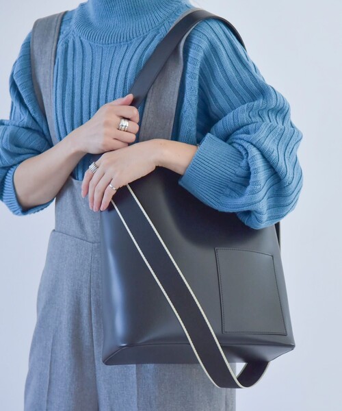 quaranciel(カランシエル)の「quaranciel: ライン 2way ショルダー バッグ(ショルダーバッグ・レディース・チャコールグレー/ブラック/キャメル/グレー・ONE SIZE)」の16枚目の写真