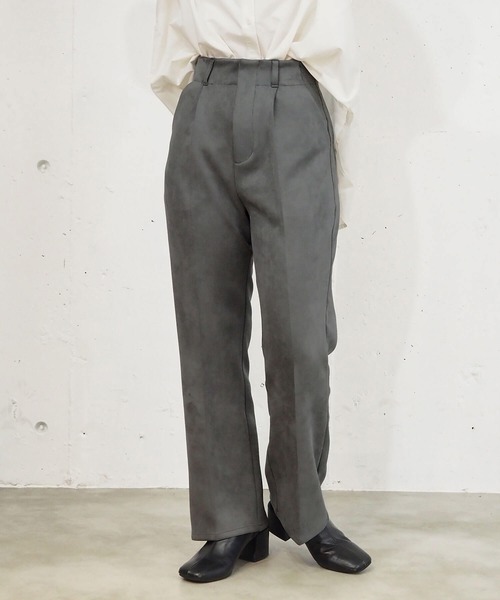 tiptop(ティップトップ)の「【2サイズ展開/web限定Sサイズあり】スエポンセンタープレスセミフレアパンツ(スラックス・レディース・チャコールグレー/ブルー/アイボリー/ブラック・S/M)」の1枚目の写真