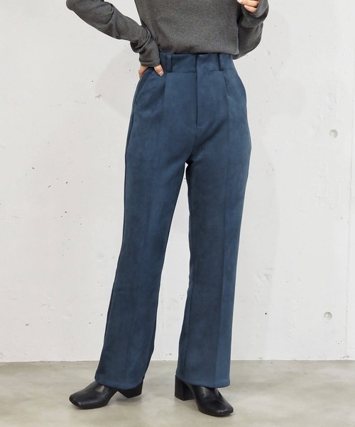 tiptop(ティップトップ)の「【2サイズ展開/web限定Sサイズあり】スエポンセンタープレスセミフレアパンツ(スラックス・レディース・チャコールグレー/ブルー/アイボリー/ブラック・S/M)」の4枚目の写真