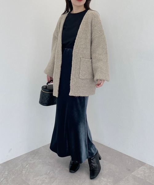 mysty woman（ミスティウーマン）の「ロゴ刺繍ロンT　986353（Tシャツ/カットソー・レディース・ブラック/オフホワイト/ライトベージュ・FREE）」の9枚目の写真