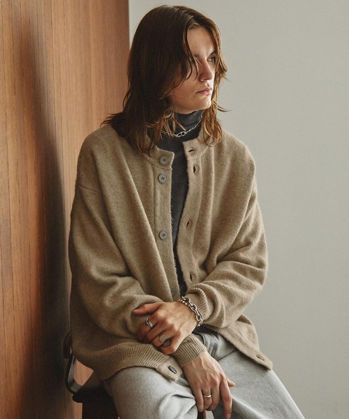 EMMA CLOTHES（エマクローズ）の「ウール混ブークレヤーン オーバーサイズクルーネックニットカーディガン EMMA CLOTHES（カーディガン/ボレロ・メンズ・アイボリー/ブルー/ブラック/ベージュ・L/M）」の10枚目の写真