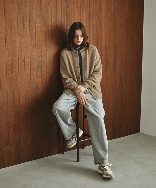 EMMA CLOTHES（エマクローズ）の「ウール混ブークレヤーン オーバーサイズクルーネックニットカーディガン EMMA CLOTHES（カーディガン/ボレロ・メンズ・アイボリー/ブルー/ブラック/ベージュ・L/M）」の11枚目の写真