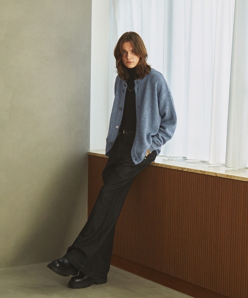 EMMA CLOTHES（エマクローズ）の「ウール混ブークレヤーン オーバーサイズクルーネックニットカーディガン EMMA CLOTHES（カーディガン/ボレロ・メンズ・アイボリー/ブルー/ブラック/ベージュ・L/M）」の16枚目の写真