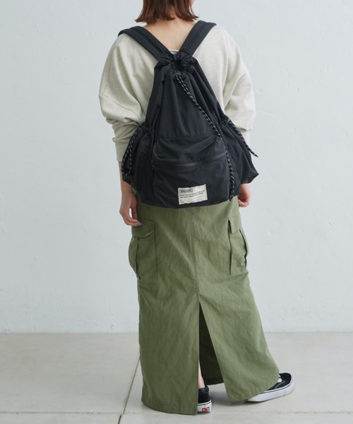 BROWN THEATRE PRODUCTS（ブラウンシアタープロダクツ）の「【BROWN THEATRE PRODUCTS別注】 ドロストリュックサック（バックパック/リュック・レディース・ベージュ/ブラック・FREE）」の6枚目の写真