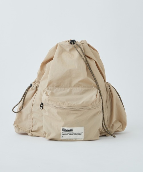 BROWN THEATRE PRODUCTS（ブラウンシアタープロダクツ）の「【BROWN THEATRE PRODUCTS別注】 ドロストリュックサック（バックパック/リュック・レディース・ベージュ/ブラック・FREE）」の4枚目の写真