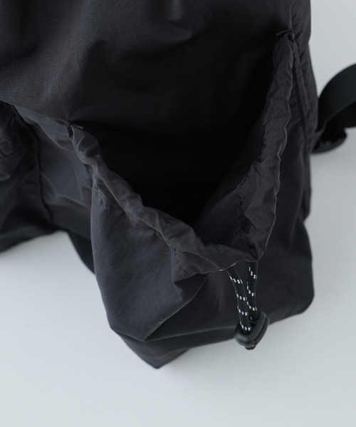 BROWN THEATRE PRODUCTS（ブラウンシアタープロダクツ）の「【BROWN THEATRE PRODUCTS別注】 ドロストリュックサック（バックパック/リュック・レディース・ベージュ/ブラック・FREE）」の12枚目の写真