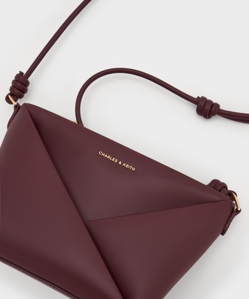 CHARLES & KEITH(チャールズ & キース)の「Midori ミドリ ジオメトリッククロスボディバッグ(ショルダーバッグ・レディース・クリーム/ブラウン系その他/スミクロ/ブラウン系その他7/ワインレッド・S)」の15枚目の写真