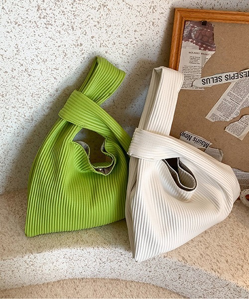 c.u.l（シーユーエル）の「PUレザー リブプリーツハンドバッグ cula780（ハンドバッグ・レディース・アイボリー/ブラック/ライトグリーン・FREE）」の21枚目の写真