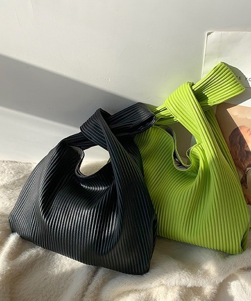 c.u.l（シーユーエル）の「PUレザー リブプリーツハンドバッグ cula780（ハンドバッグ・レディース・アイボリー/ブラック/ライトグリーン・FREE）」の22枚目の写真