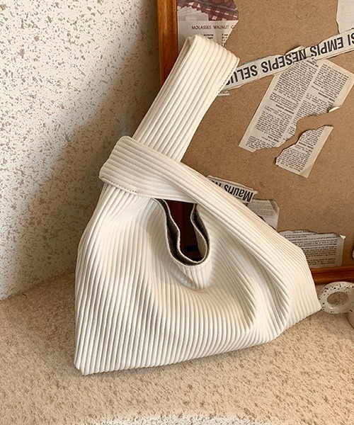 c.u.l（シーユーエル）の「PUレザー リブプリーツハンドバッグ cula780（ハンドバッグ・レディース・アイボリー/ブラック/ライトグリーン・FREE）」の14枚目の写真