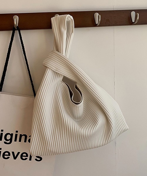 c.u.l（シーユーエル）の「PUレザー リブプリーツハンドバッグ cula780（ハンドバッグ・レディース・アイボリー/ブラック/ライトグリーン・FREE）」の15枚目の写真