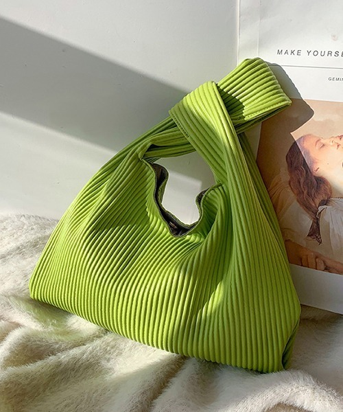 c.u.l（シーユーエル）の「PUレザー リブプリーツハンドバッグ cula780（ハンドバッグ・レディース・アイボリー/ブラック/ライトグリーン・FREE）」の11枚目の写真