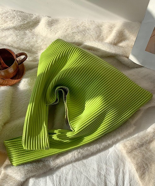 c.u.l（シーユーエル）の「PUレザー リブプリーツハンドバッグ cula780（ハンドバッグ・レディース・アイボリー/ブラック/ライトグリーン・FREE）」の12枚目の写真