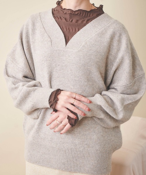 mil(ミル)の「【150㎝前後の小柄さんサイズ】デザインネックニット【洗える・淡色カラー】(ニット/セーター・レディース・ダークブラウン/グレー/オートミール・S/XS)」の7枚目の写真