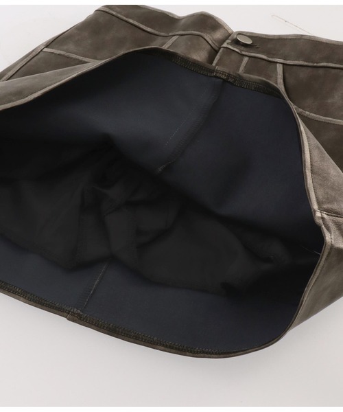 ANAP(アナップ)の「ヴィンテージ風 フェイクレザー ミニスカート(スカート・レディース・ブラック/ブラウン・FREE)」の17枚目の写真