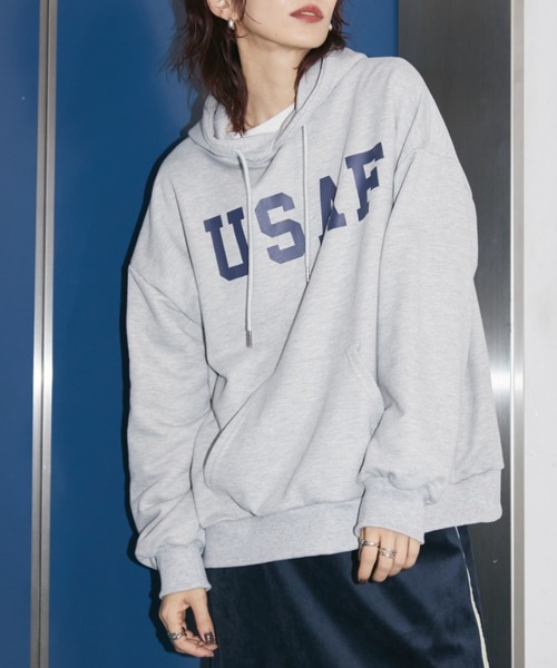 Auntie Rosa Holiday（アンティローザホリデー）の「裏毛カレッジロゴプルオーバー/フーディー（パーカー・レディース・イエロー/チャコールグレー/グレー/ナチュラル・FREE）」の3枚目の写真