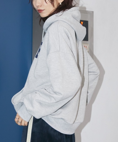 Auntie Rosa Holiday（アンティローザホリデー）の「裏毛カレッジロゴプルオーバー/フーディー（パーカー・レディース・イエロー/チャコールグレー/グレー/ナチュラル・FREE）」の12枚目の写真