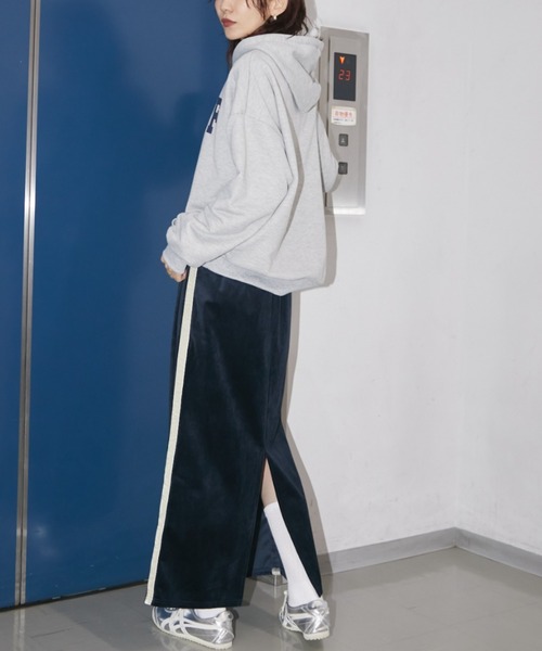 Auntie Rosa Holiday（アンティローザホリデー）の「裏毛カレッジロゴプルオーバー/フーディー（パーカー・レディース・イエロー/チャコールグレー/グレー/ナチュラル・FREE）」の15枚目の写真