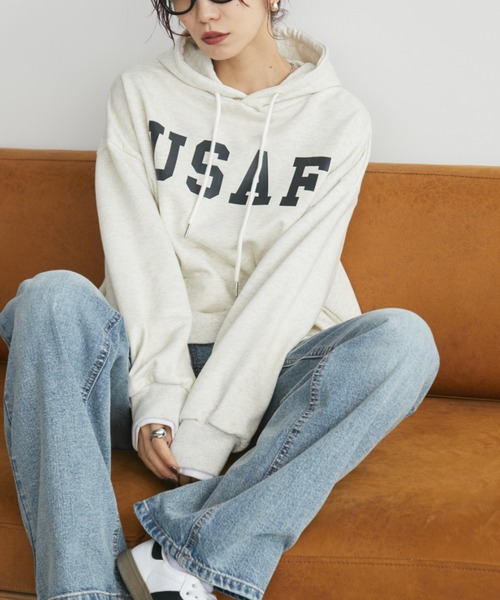 Auntie Rosa Holiday（アンティローザホリデー）の「裏毛カレッジロゴプルオーバー/フーディー（パーカー・レディース・イエロー/チャコールグレー/グレー/ナチュラル・FREE）」の21枚目の写真