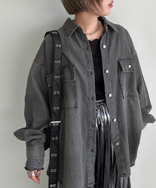 apres jour mignon(アプレジュールミニョン)の「オーバーダイデニムシャツ【ZOZOTOWN限定アイテム】(シャツ/ブラウス・レディース・ブラック/インディゴブルー/ブルー・X-LARGE/フリー)」の8枚目の写真