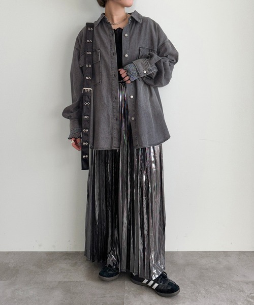 apres jour mignon(アプレジュールミニョン)の「オーバーダイデニムシャツ【ZOZOTOWN限定アイテム】(シャツ/ブラウス・レディース・ブラック/インディゴブルー/ブルー・X-LARGE/フリー)」の11枚目の写真
