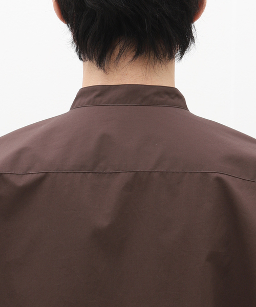 EDIFICE LA BOUCLE(エディフィスラブークル)の「【LA BOUCLE / ラブ―クル】120/2SUVIN タイプライター バンドカラーシャツ(シャツ/ブラウス・メンズ・ホワイト/ライトグレー/ブラウン・MEDIUM/LARGE)」の9枚目の写真