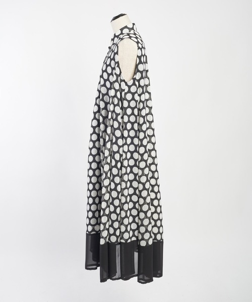 gomme（ゴム）の「ドットシフォン　ウェイブシャツワンピース（シャツワンピース・レディース・ブラック×ホワイト・MEDIUM）」の11枚目の写真
