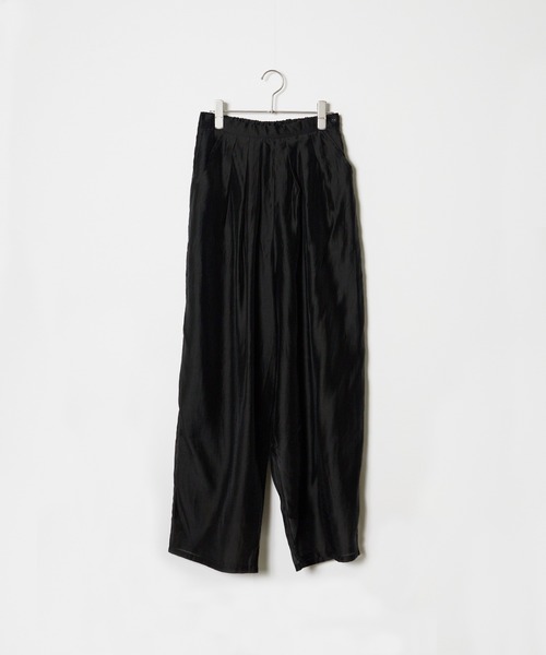 AO2（アオズ）の「Sheer Curved Pants / シアーカーブパンツ（スラックス・レディース・ブラック/ホワイト/グリーン・M/L）」の5枚目の写真