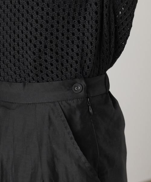 AO2（アオズ）の「Sheer Curved Pants / シアーカーブパンツ（スラックス・レディース・ブラック/ホワイト/グリーン・M/L）」の16枚目の写真