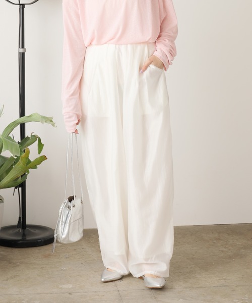 AO2（アオズ）の「Sheer Curved Pants / シアーカーブパンツ（スラックス・レディース・ブラック/ホワイト/グリーン・M/L）」の22枚目の写真