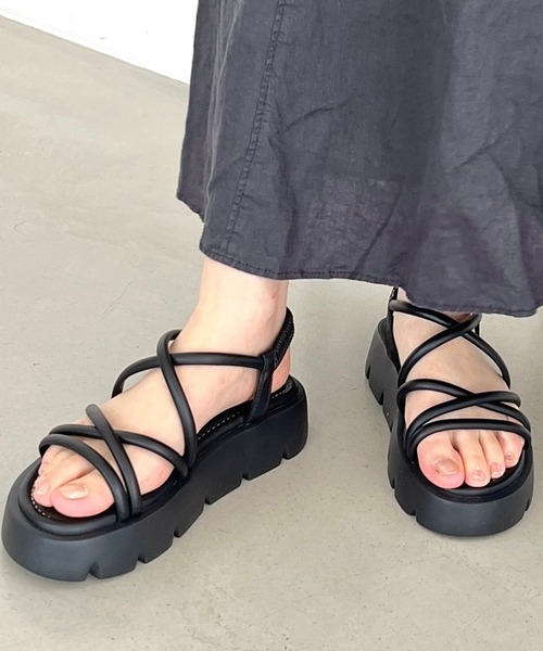 ORiental TRaffic（オリエンタルトラフィック）の「チューブストラップ厚底サンダル/41218（サンダル・レディース・ブラック/ベージュ・SS/S/M/L/LL/3L）」の2枚目の写真