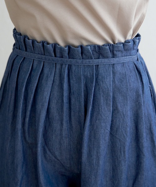 ikka（イッカ）の「麻混ベルト付きワイドパンツ（その他パンツ・レディース・ブルー/カーキオリーブ/ネイビー/ベージュ・M/L/S）」の9枚目の写真