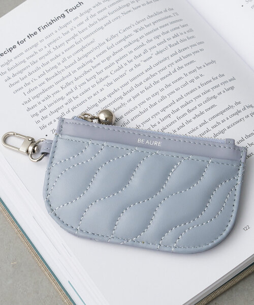 Beau're(ヴュレ)の「【BEAURE ビュレ】ウェーブキルティング フラグメントケース(パスケース・レディース・ブラック/ピンク/シルバー/ブルー/ライトベージュ・0)」の4枚目の写真