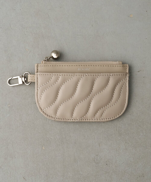 Beau're(ヴュレ)の「【BEAURE ビュレ】ウェーブキルティング フラグメントケース(パスケース・レディース・ブラック/ピンク/シルバー/ブルー/ライトベージュ・0)」の12枚目の写真