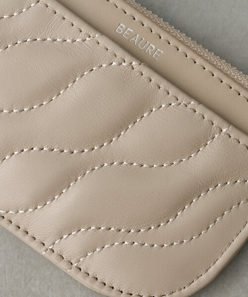 Beau're(ヴュレ)の「【BEAURE ビュレ】ウェーブキルティング フラグメントケース(パスケース・レディース・ブラック/ピンク/シルバー/ブルー/ライトベージュ・0)」の13枚目の写真
